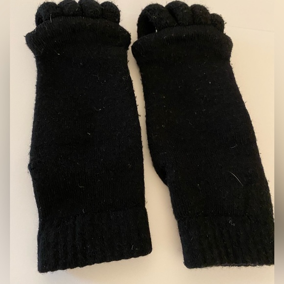 Toe Separating Socks. - Picture 2 of 3